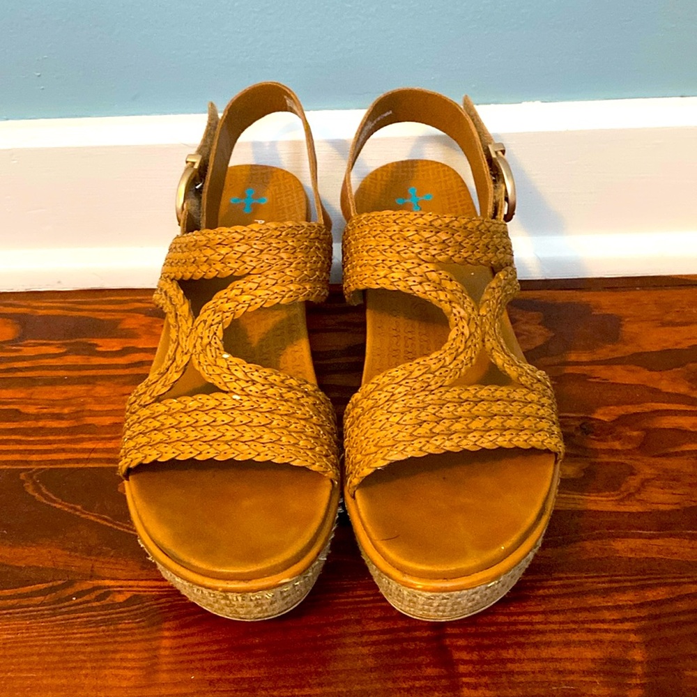 Barrtraps Posture+ wedge sandals